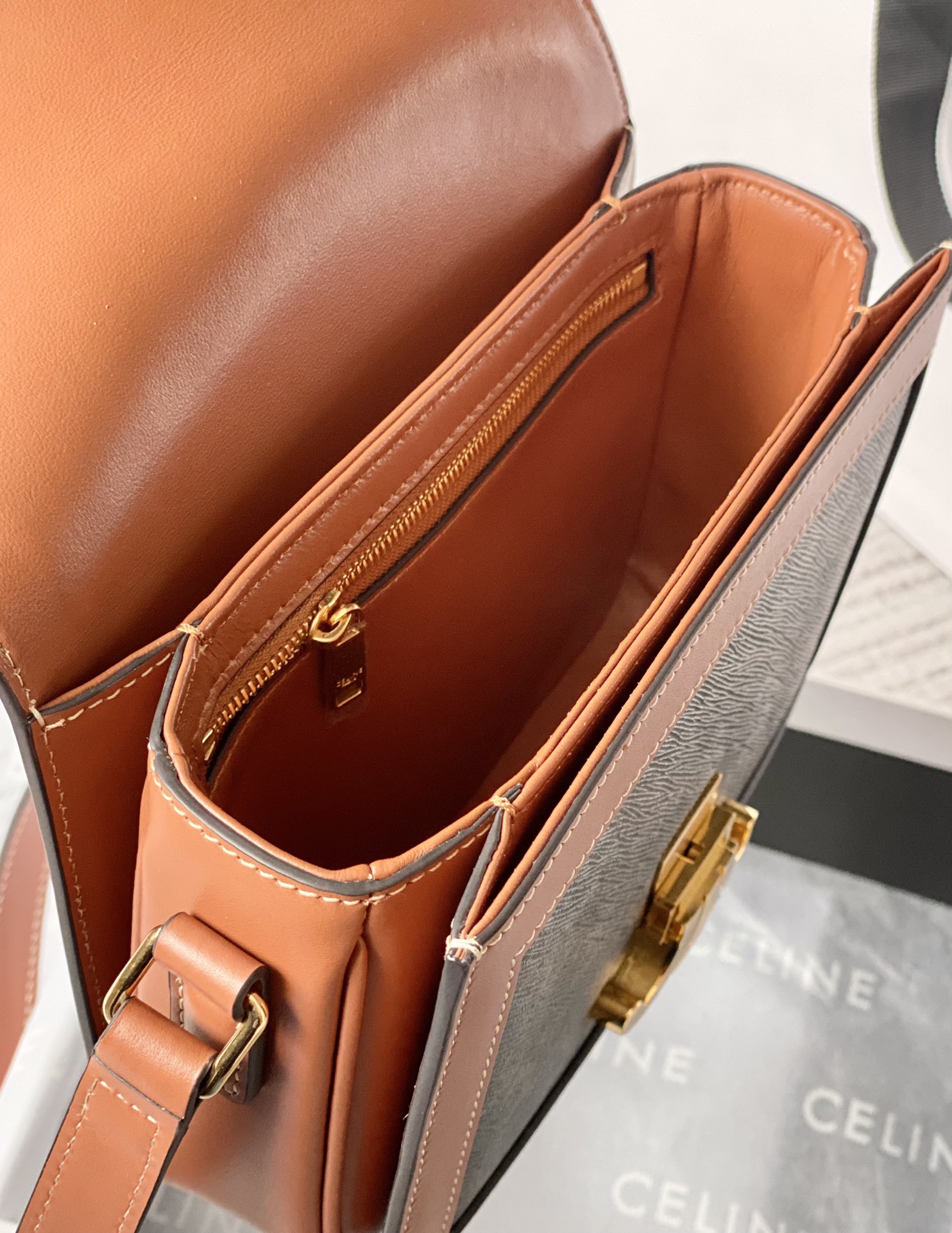 Ce**e teen triomphe bag