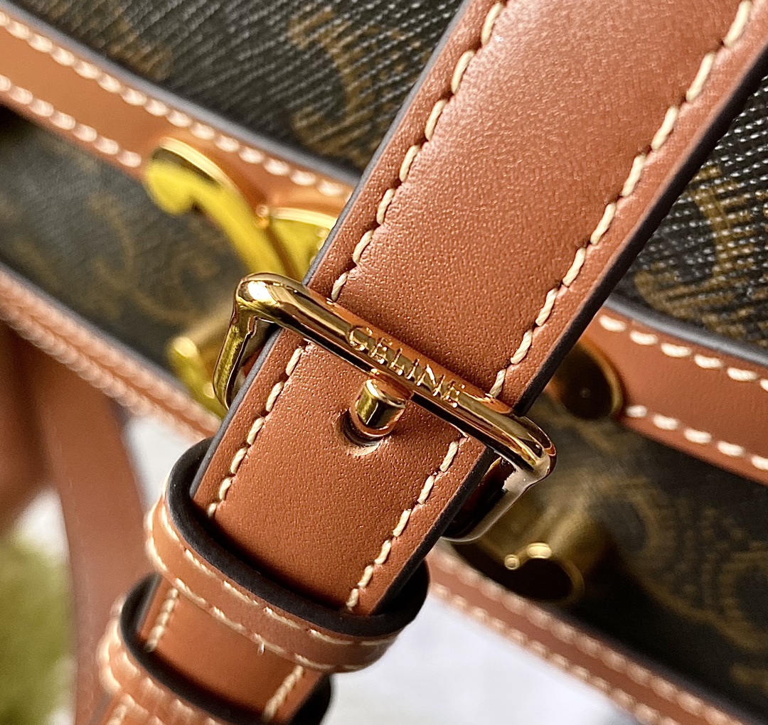 Ce**e teen triomphe bag