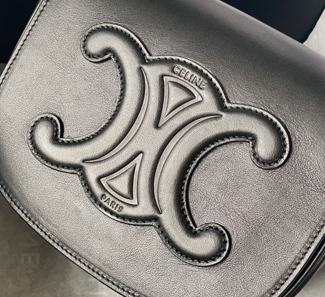 Ce**e folco cuir triomphe