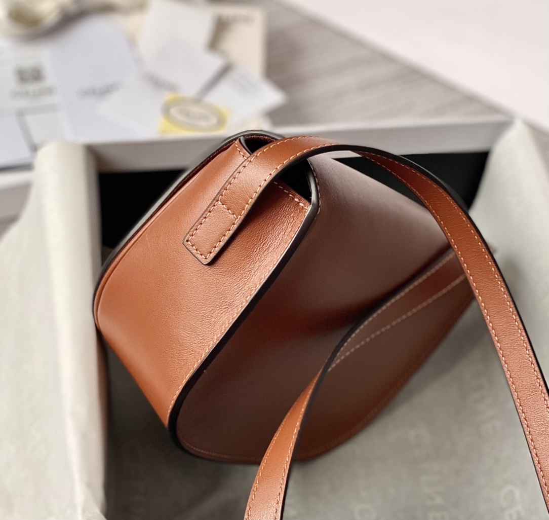 Ce**e folco cuir triomphe
