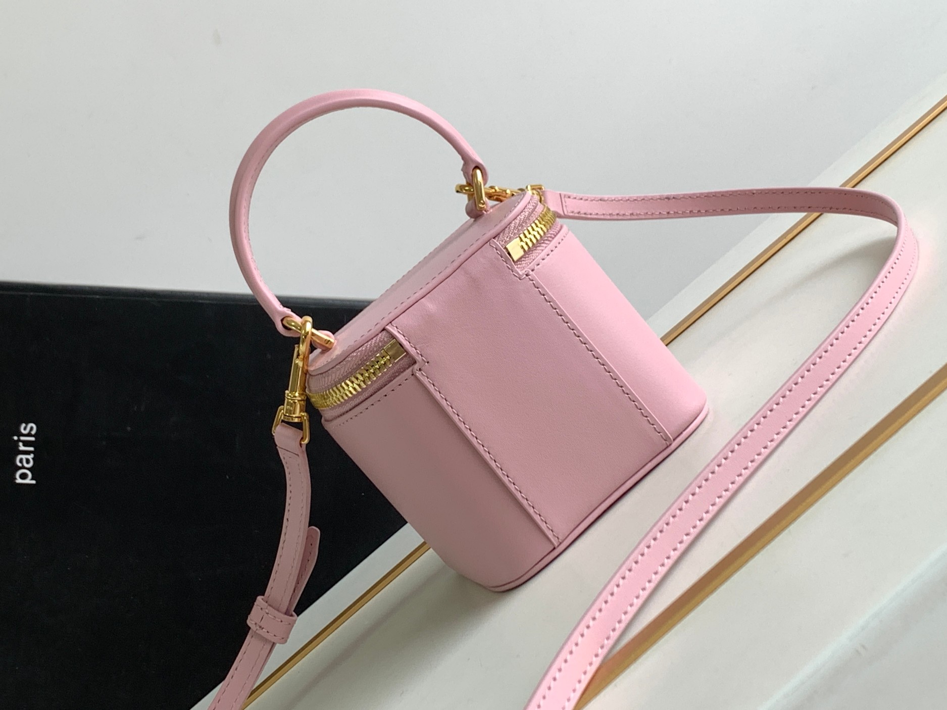 Ce**e triomphe canvas