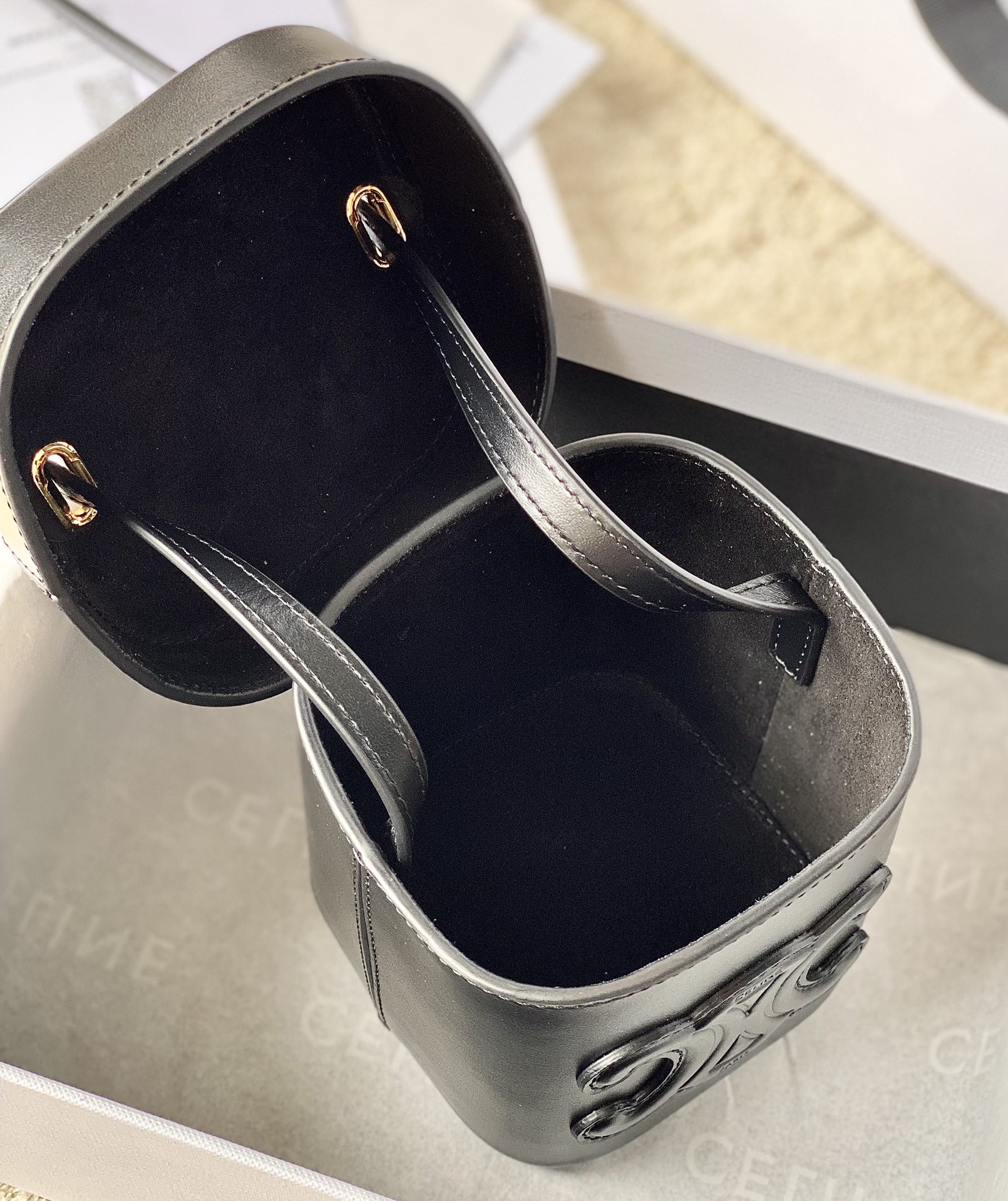 Ce**e small box