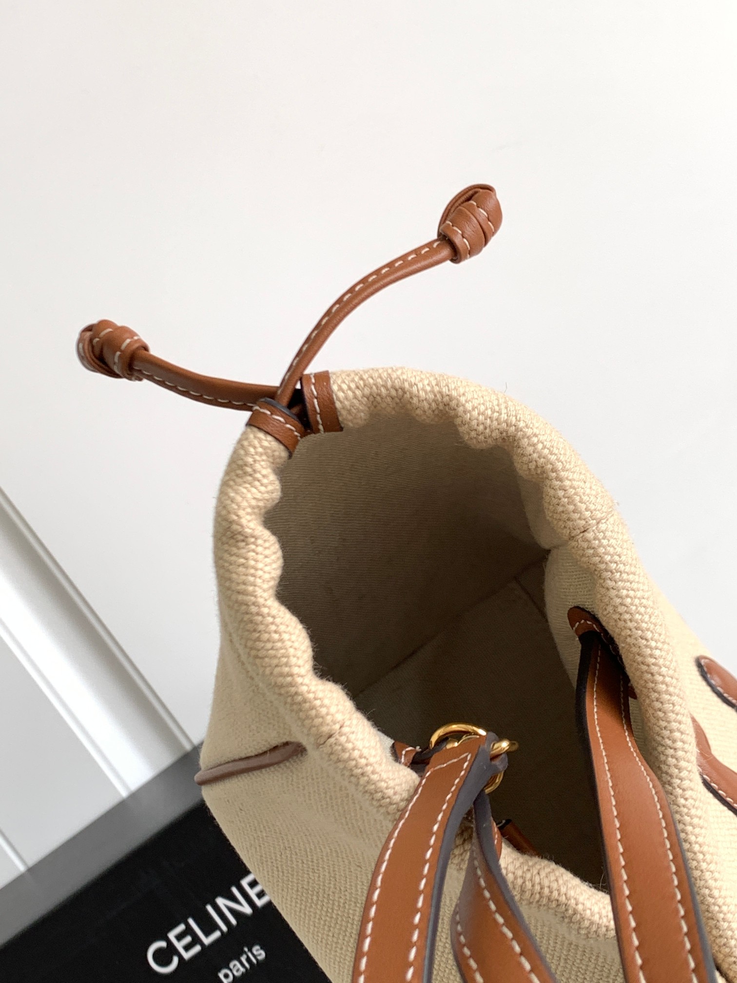 Ce**e small cabas drawstring cuir triomphe