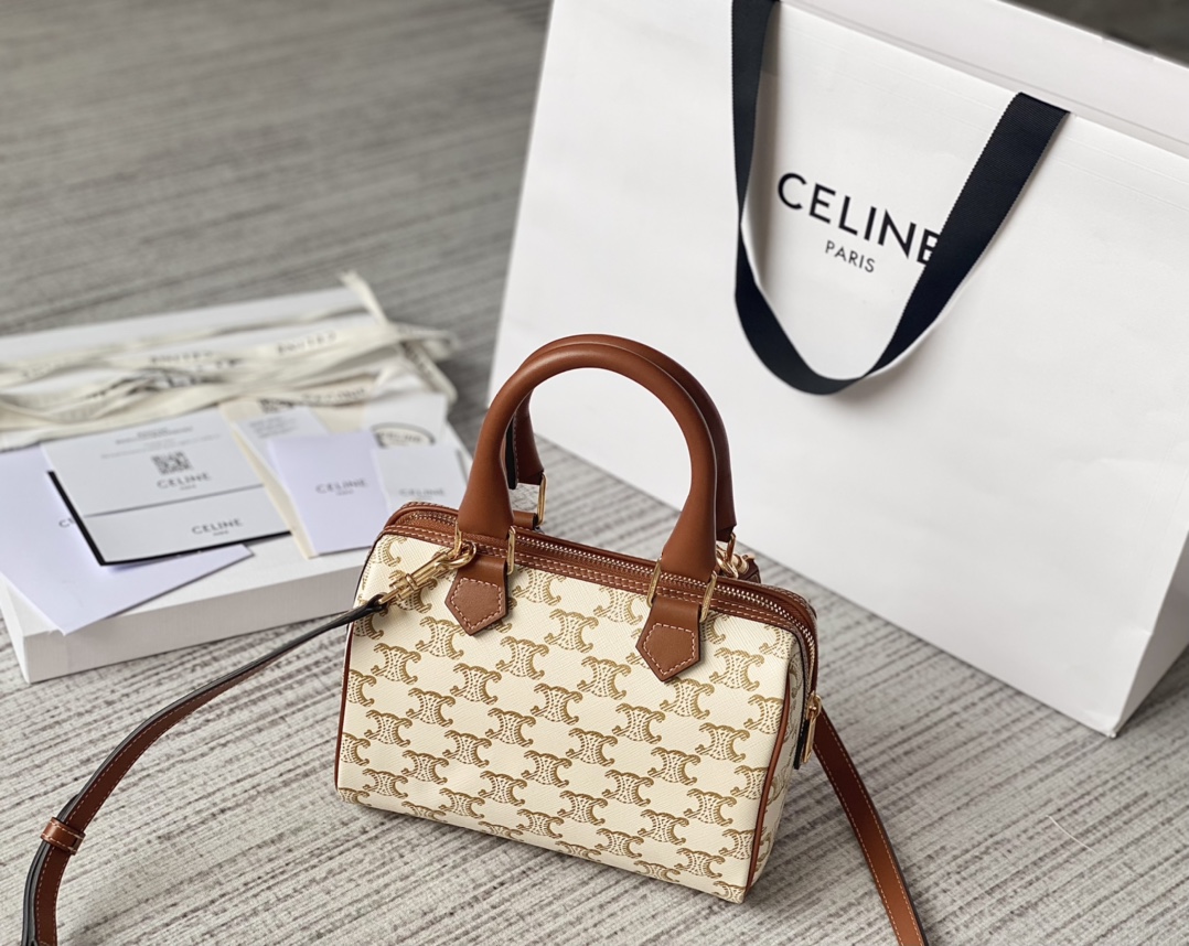 Ce**e small boston cuir triomphe