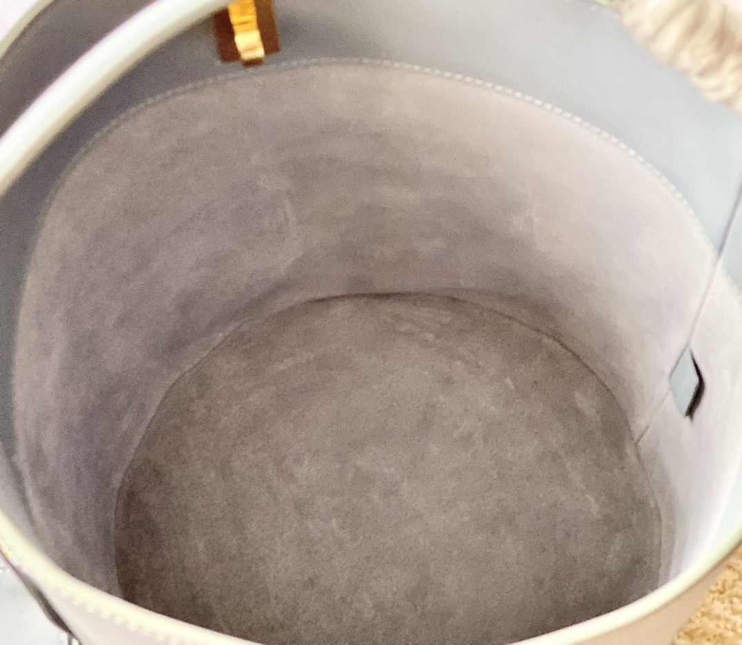 Ce**e bucket 16