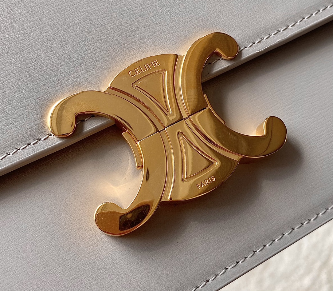 Ce**e teen triomphe bag
