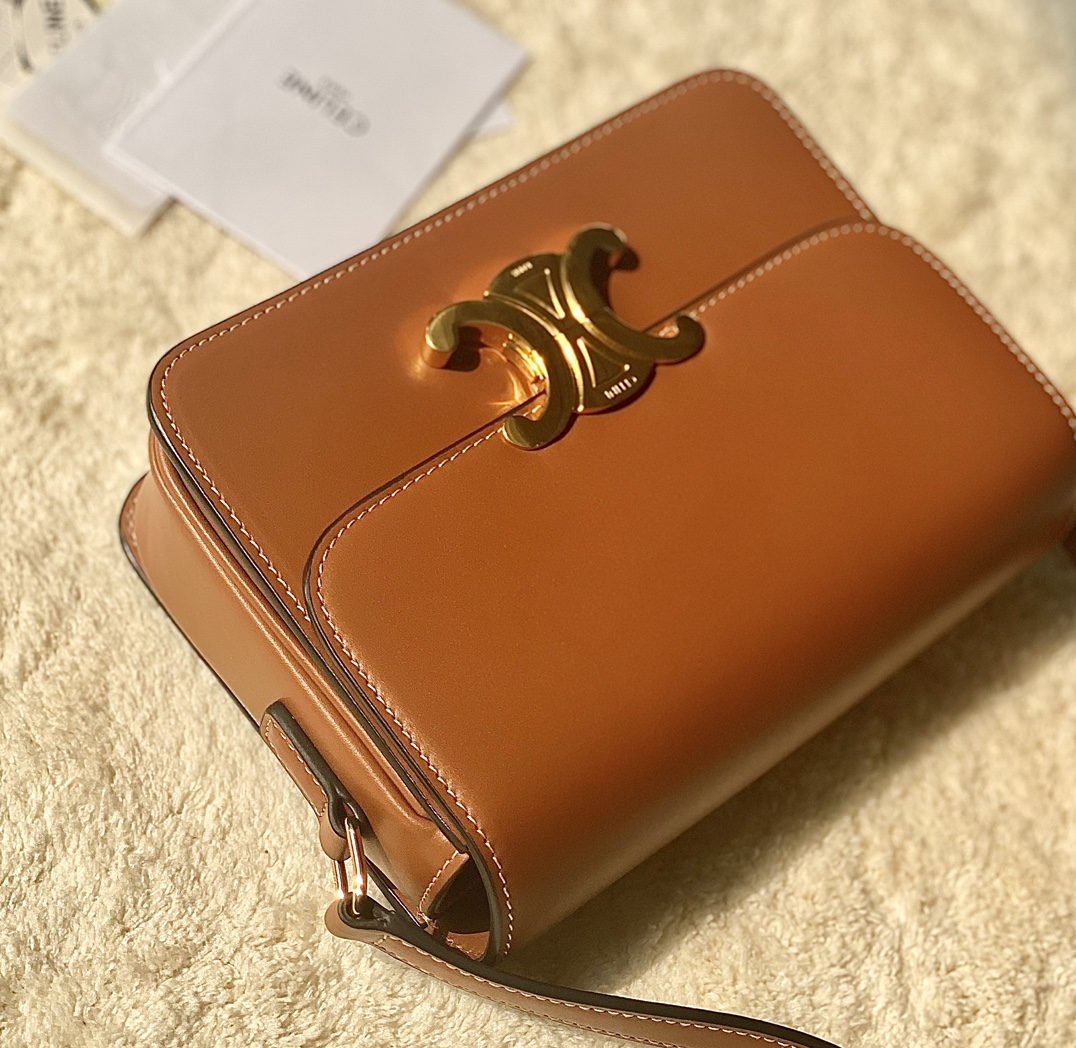 Ce**e teen triomphe bag