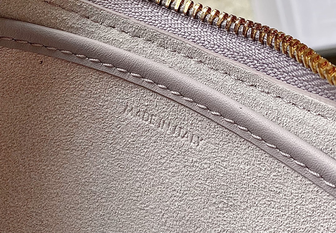 Ce**e ava bag