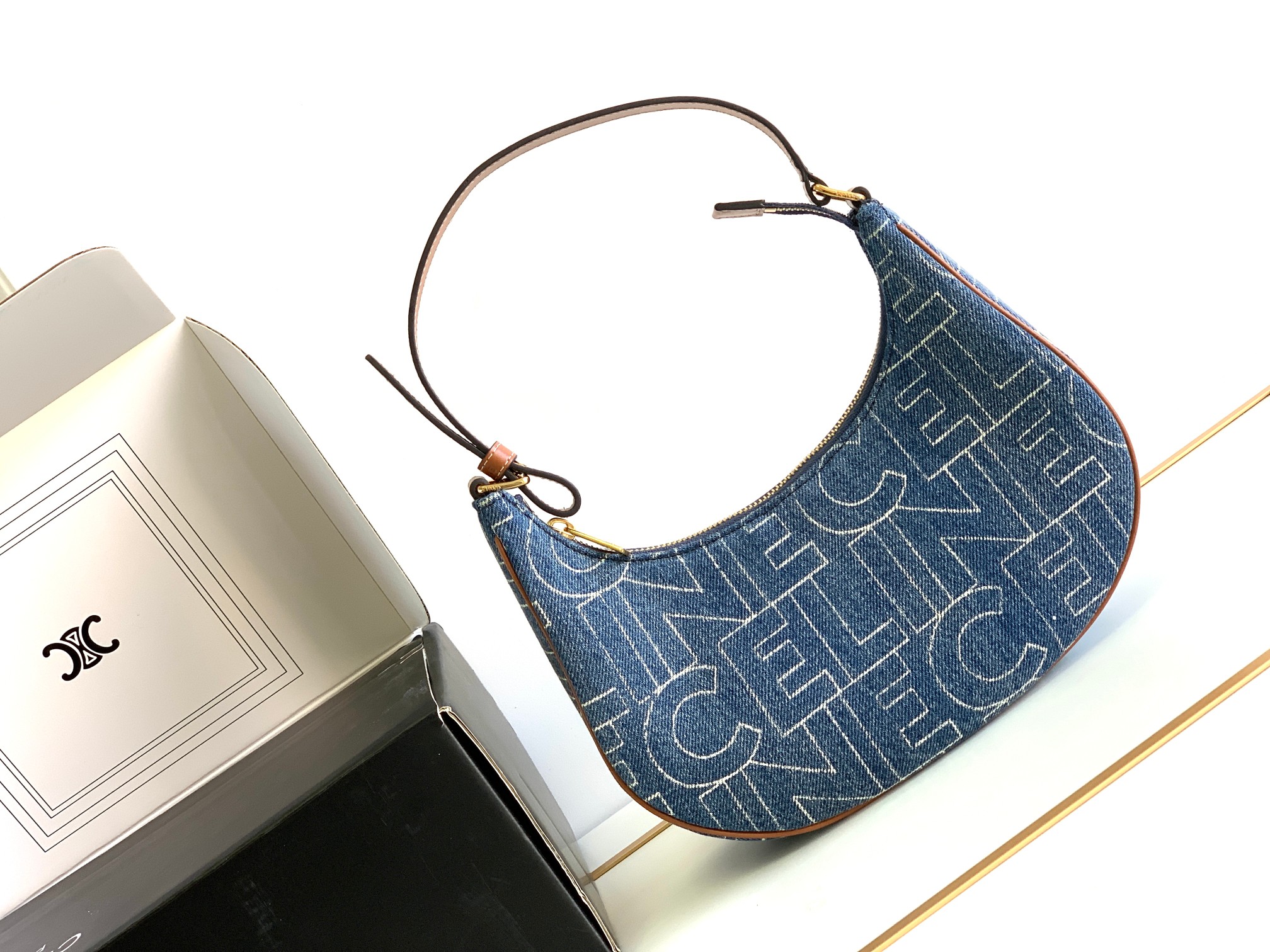 Ce**e ava bag