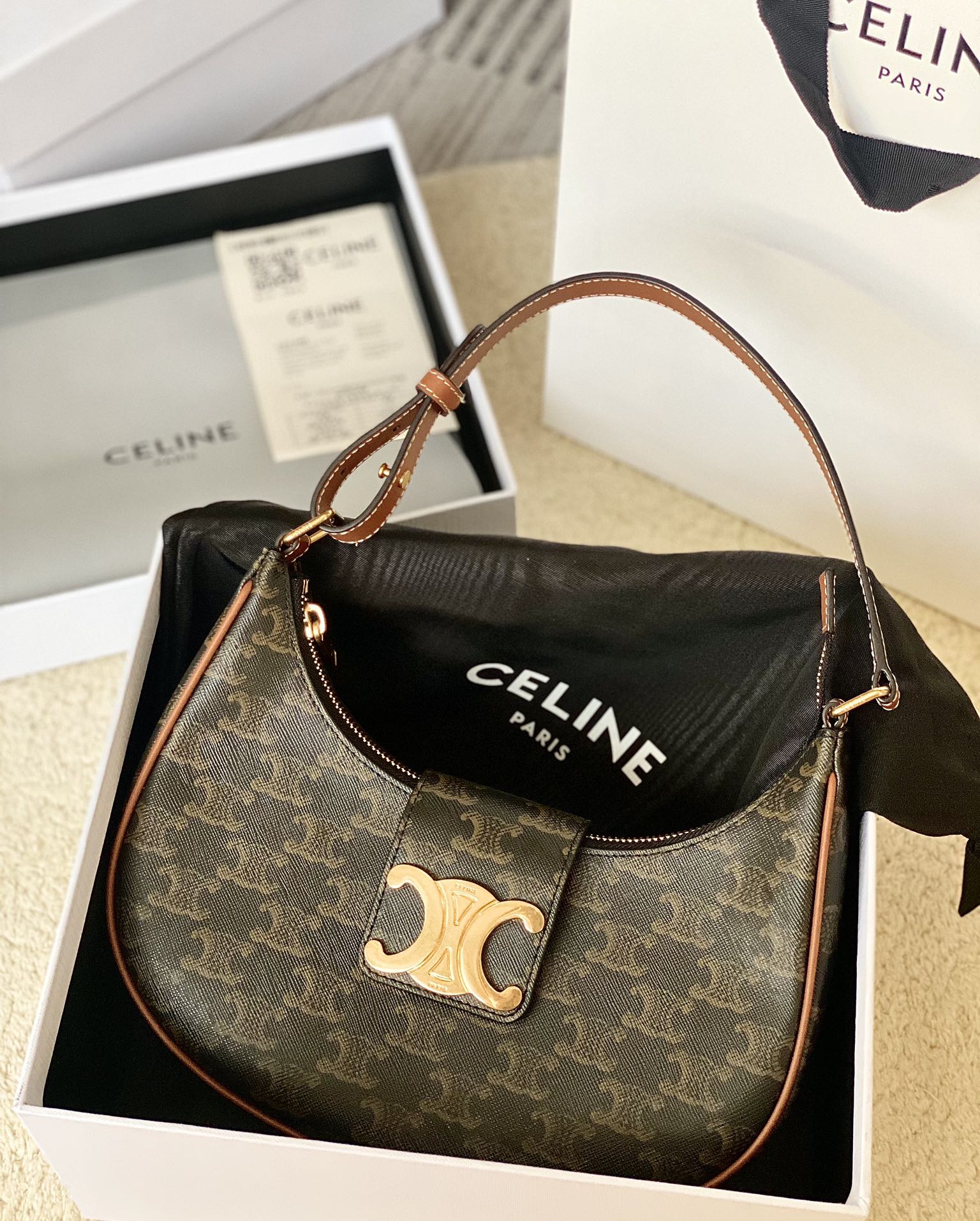 Ce**e ava triomphe soft bag