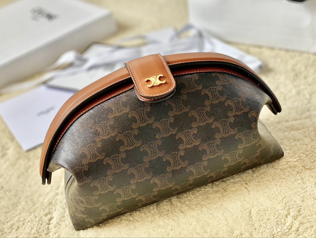 Ce**e cosmetics bag