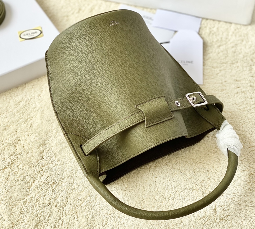 Ce**e small bucket bag