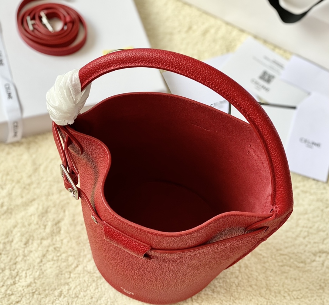 Ce**e small bucket bag