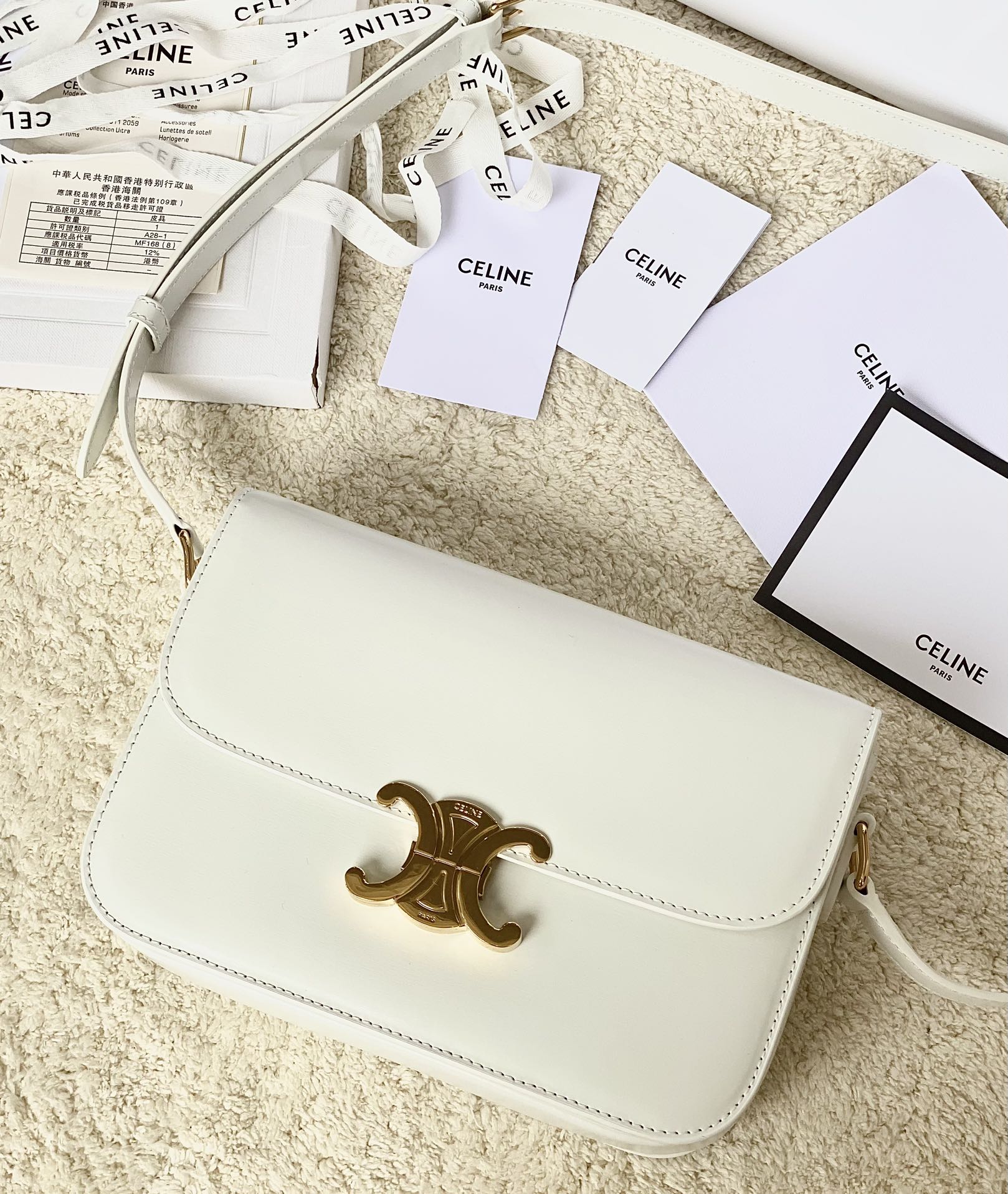 Ce**e classique triomphe bag
