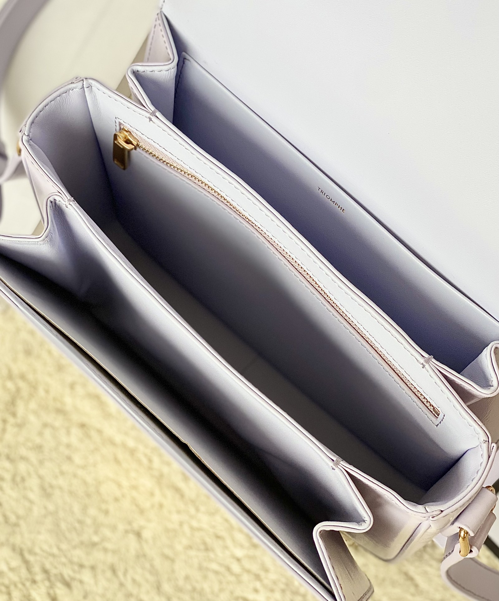 Ce**e classique triomphe bag