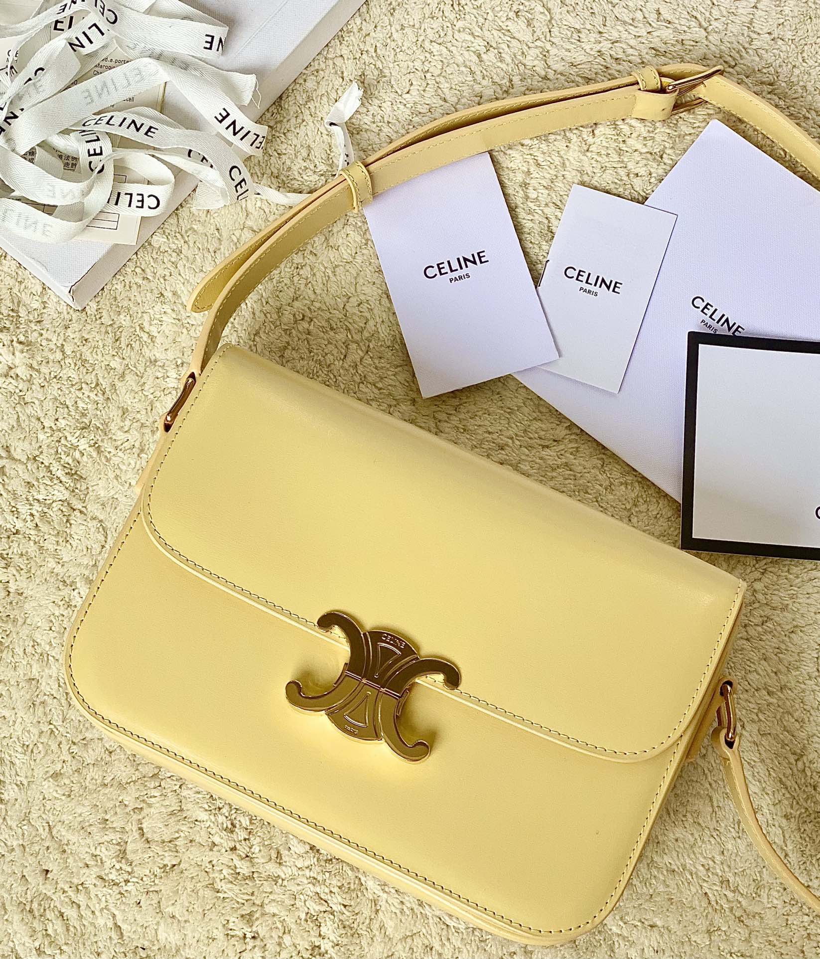 Ce**e classique triomphe bag