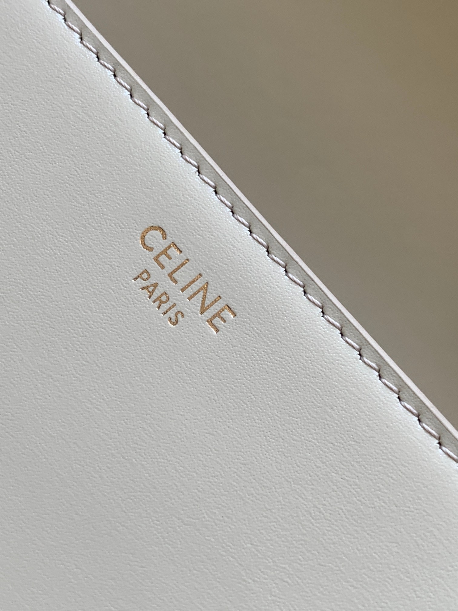 Ce**e classique triomphe bag