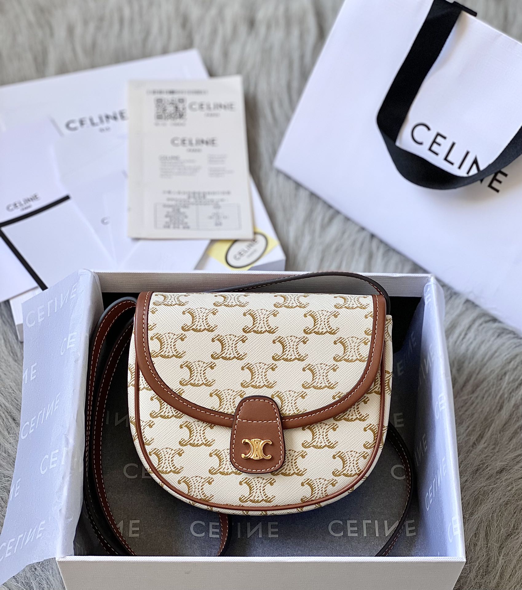 Ce**e mini besace