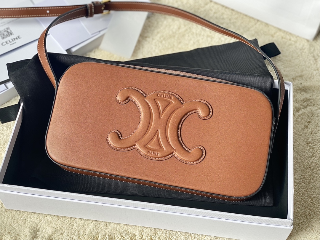 Ce**e camera bag
