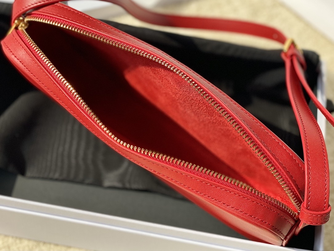 Ce**e camera bag