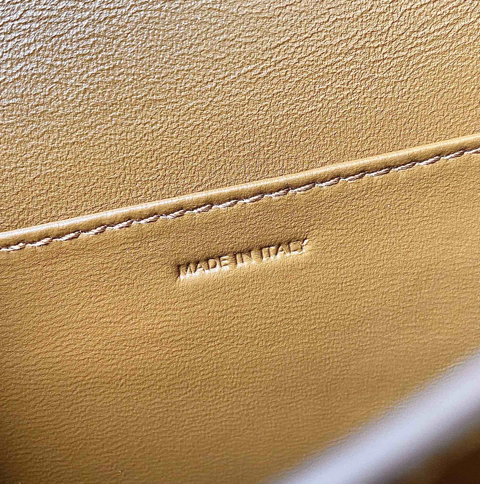 Ce**e teen classic bag in box calfskin