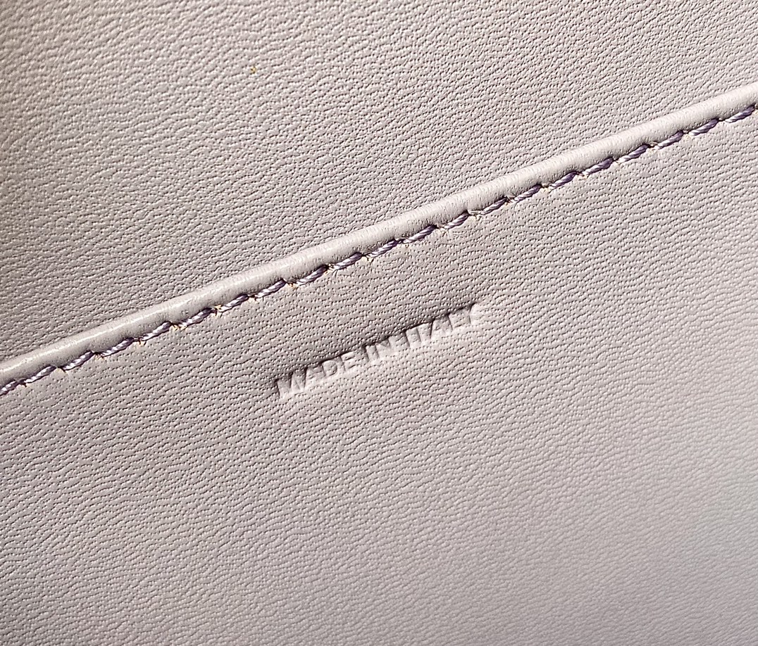 Ce**e teen classic bag in box calfskin
