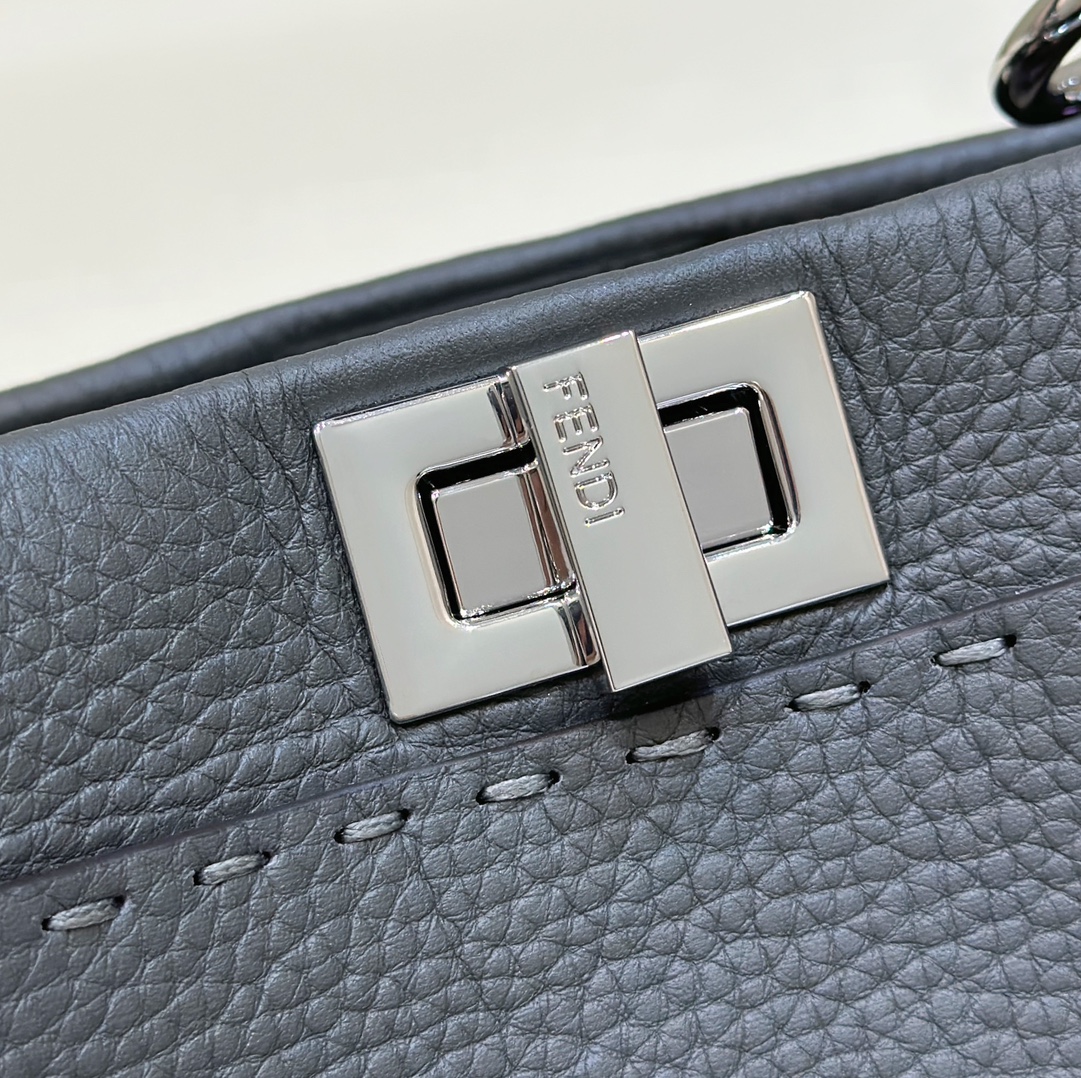 F**di peekaboo mini