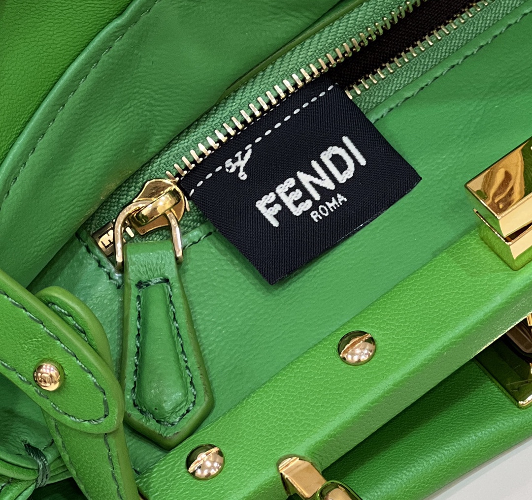 F**di peekaboo mini