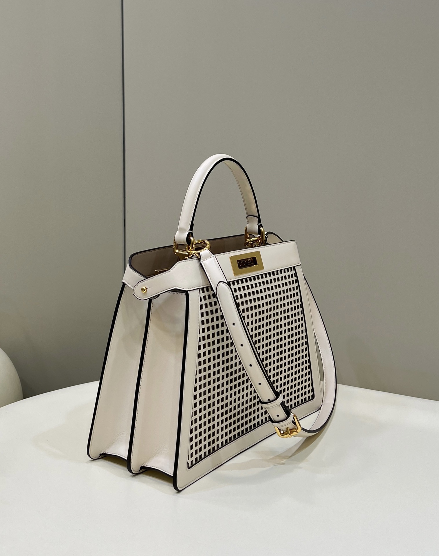 F**di iconic peekaboo iseeu medium handbag