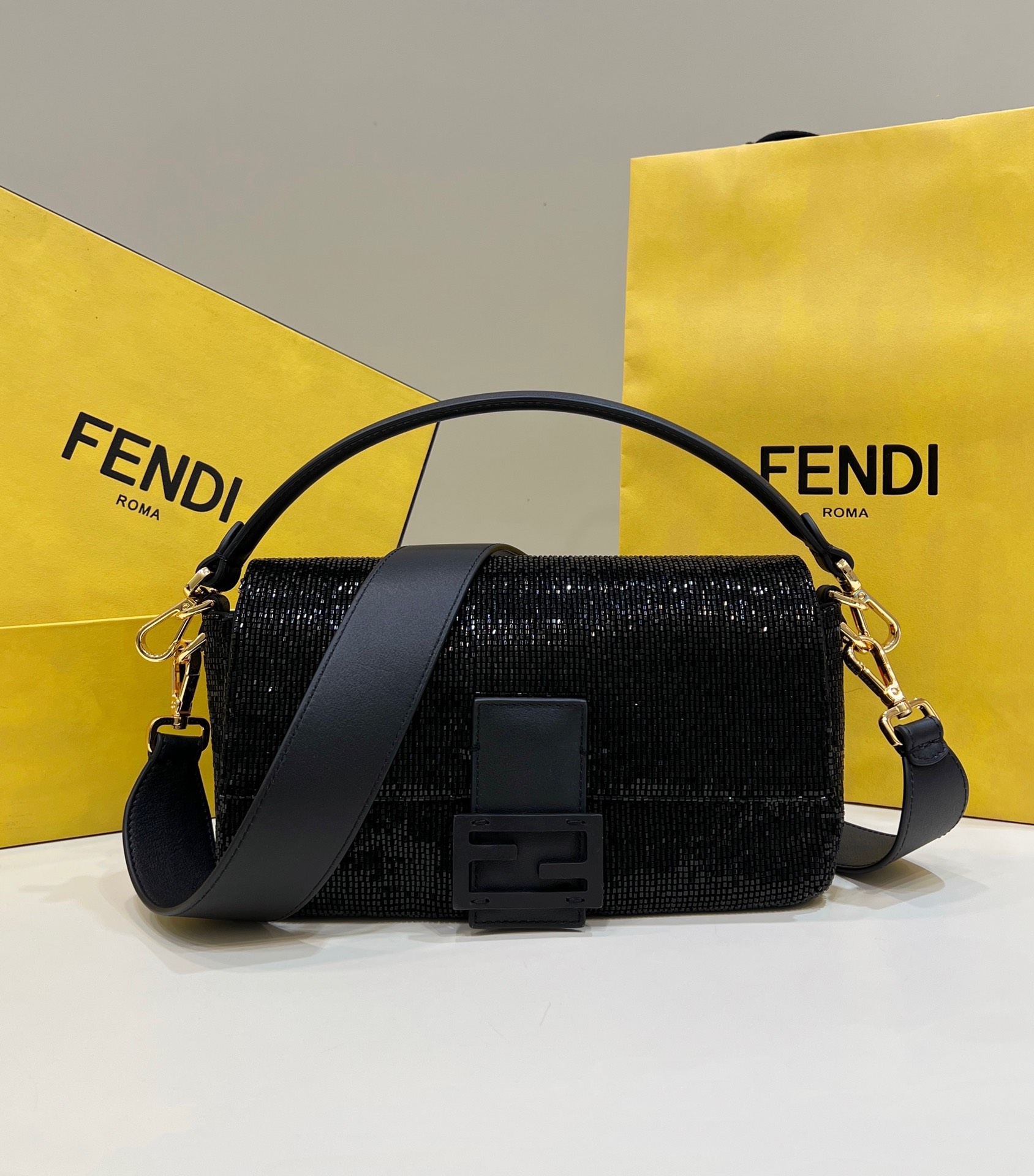 F**di baguette re-edition bag
