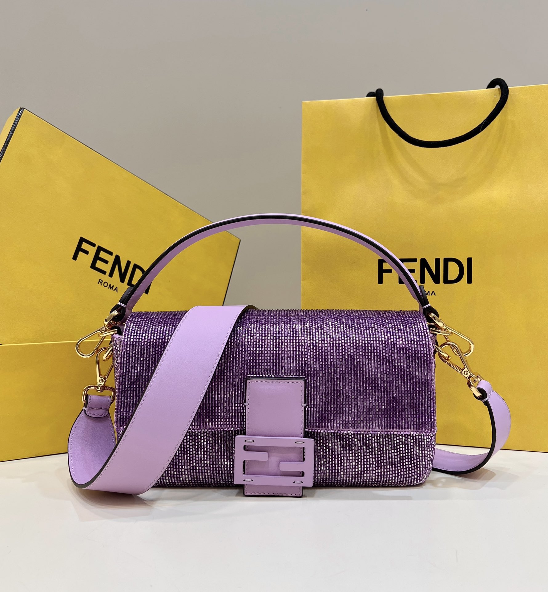 F**di baguette re-edition bag