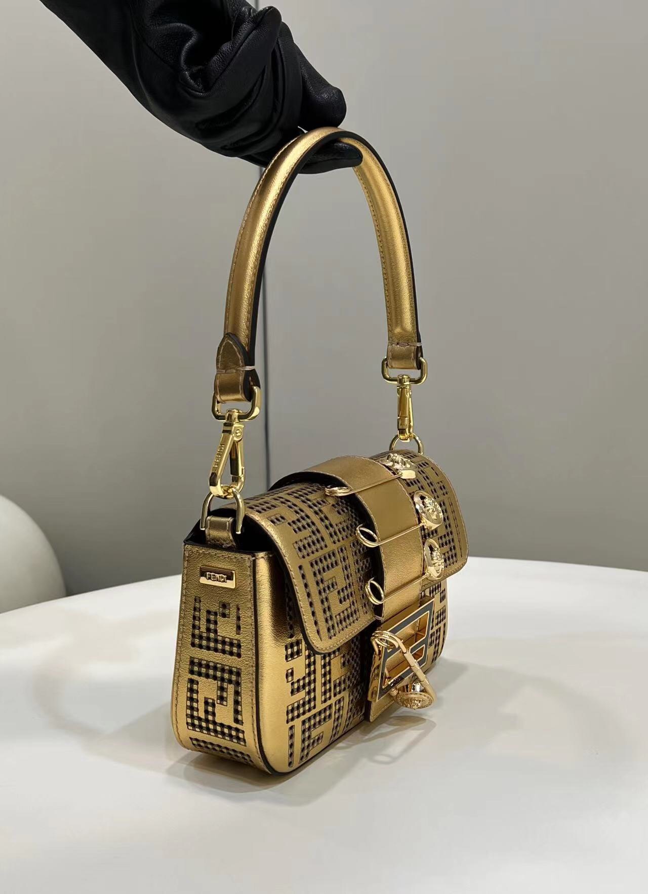 F**di & versace bagutte