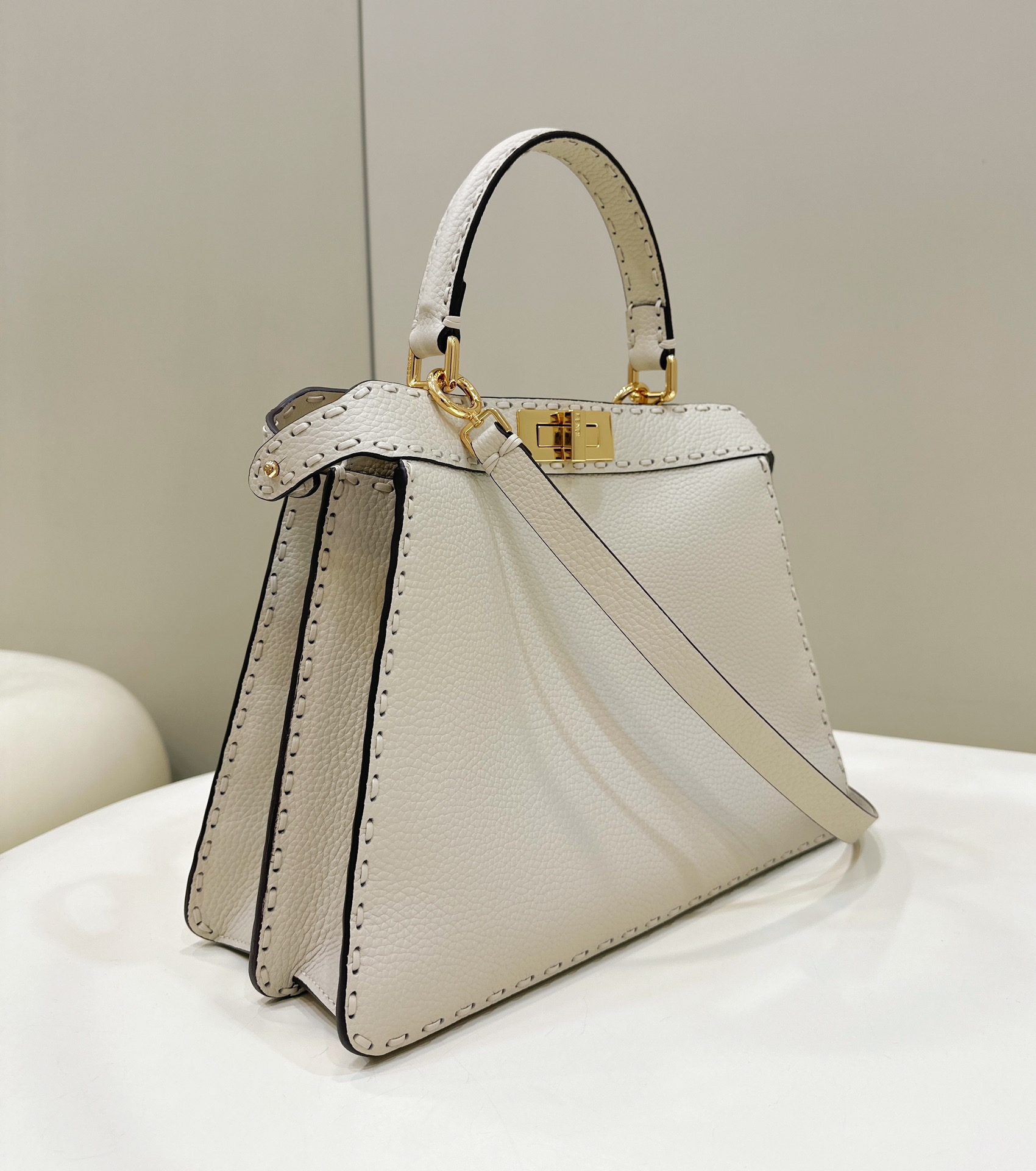 F**di peekaboo medium handbag