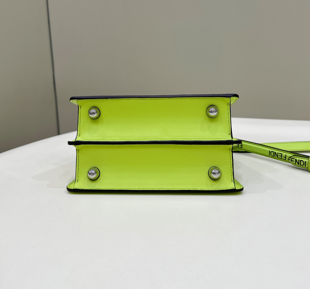 F**di by marc jacobs peekaboo