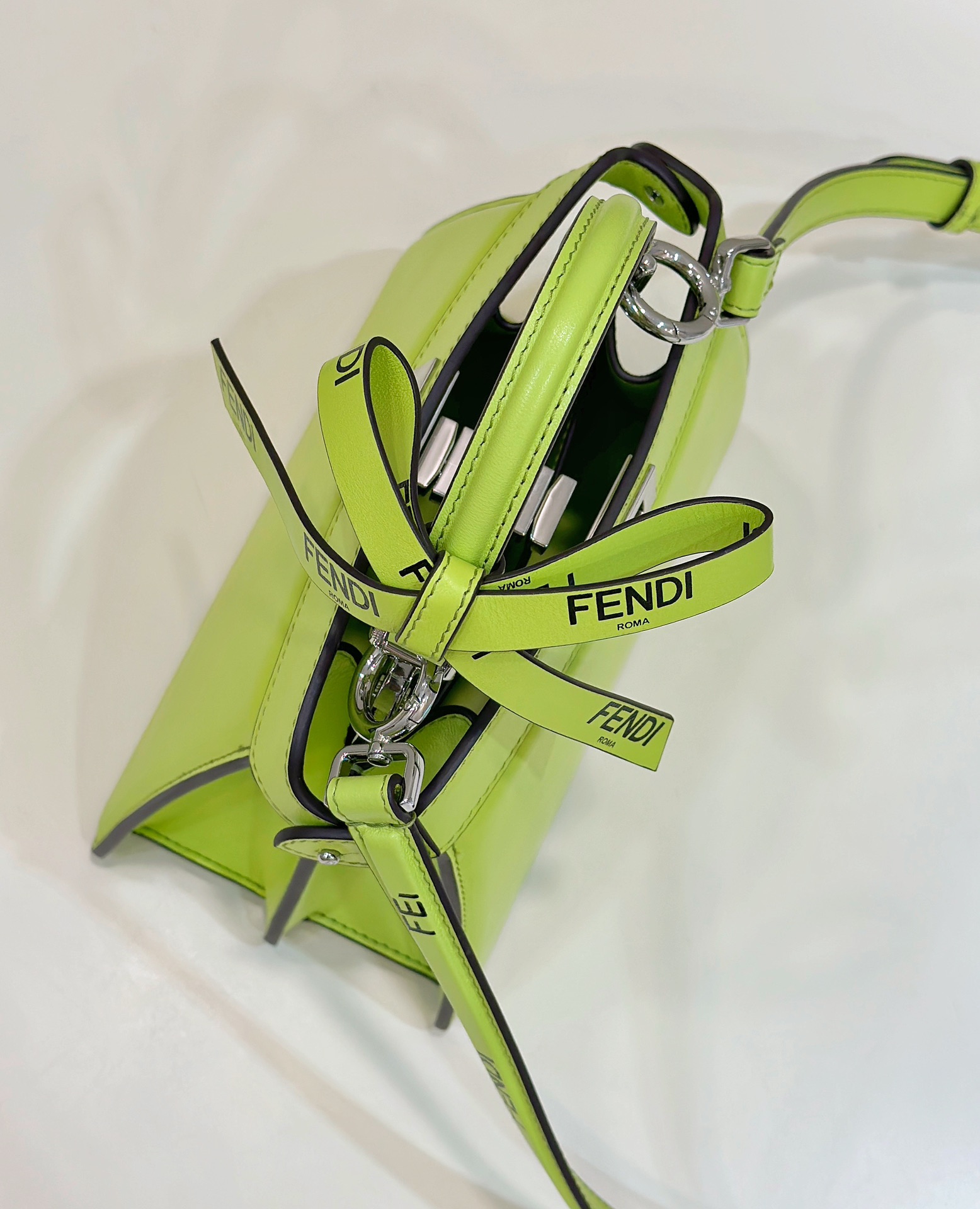 F**di by marc jacobs peekaboo