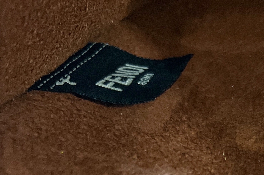 F**di peekaboo small bag