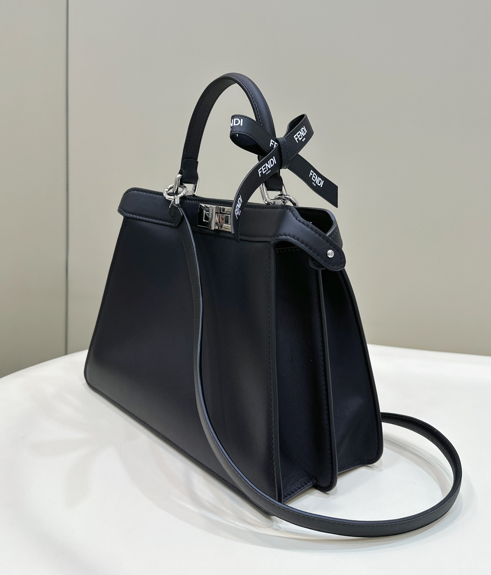 F**di by marc jacobs peekaboo