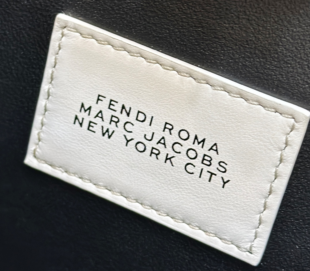 F**di by marc jacobs peekaboo