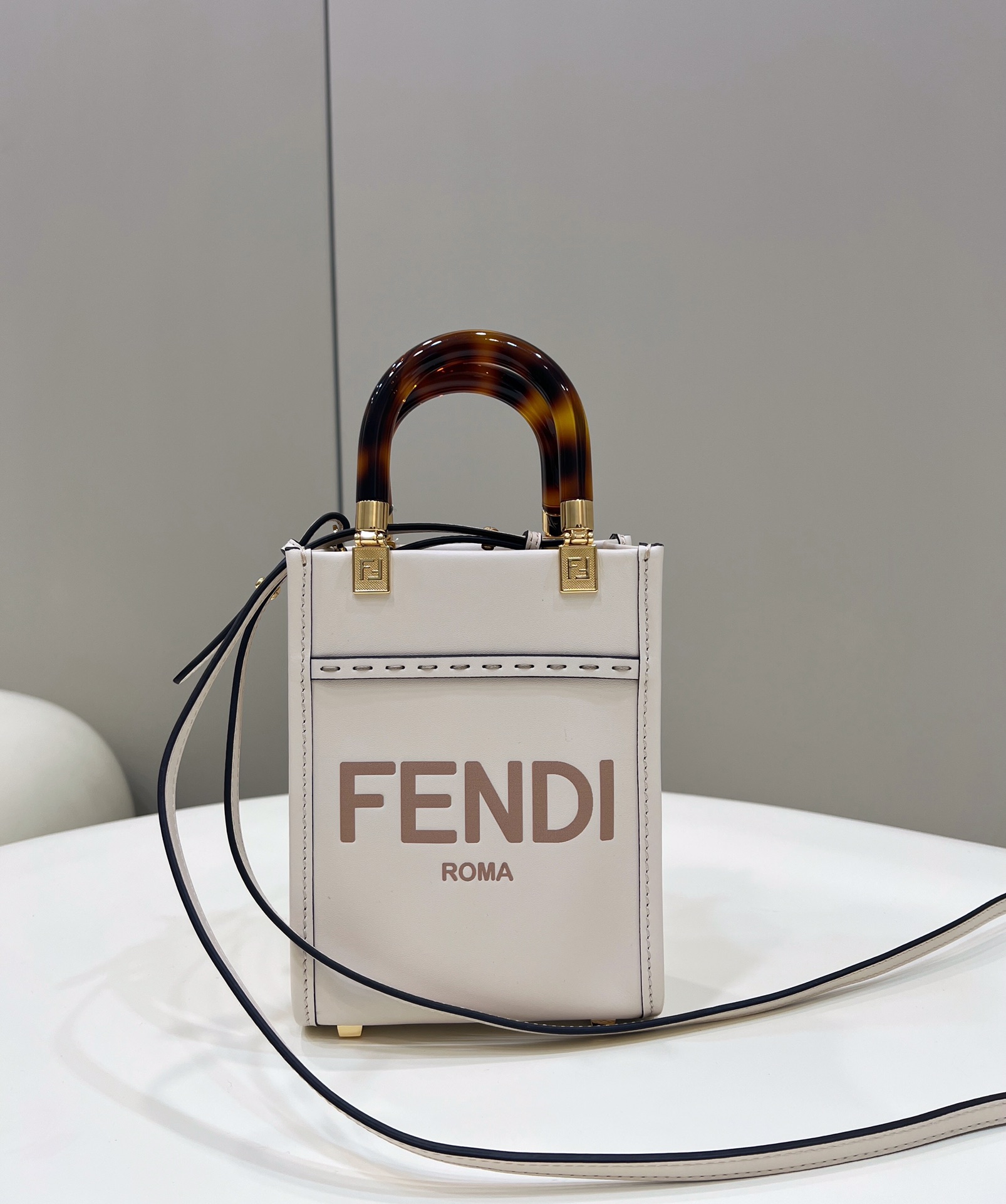 F**di mini sunshine shopper