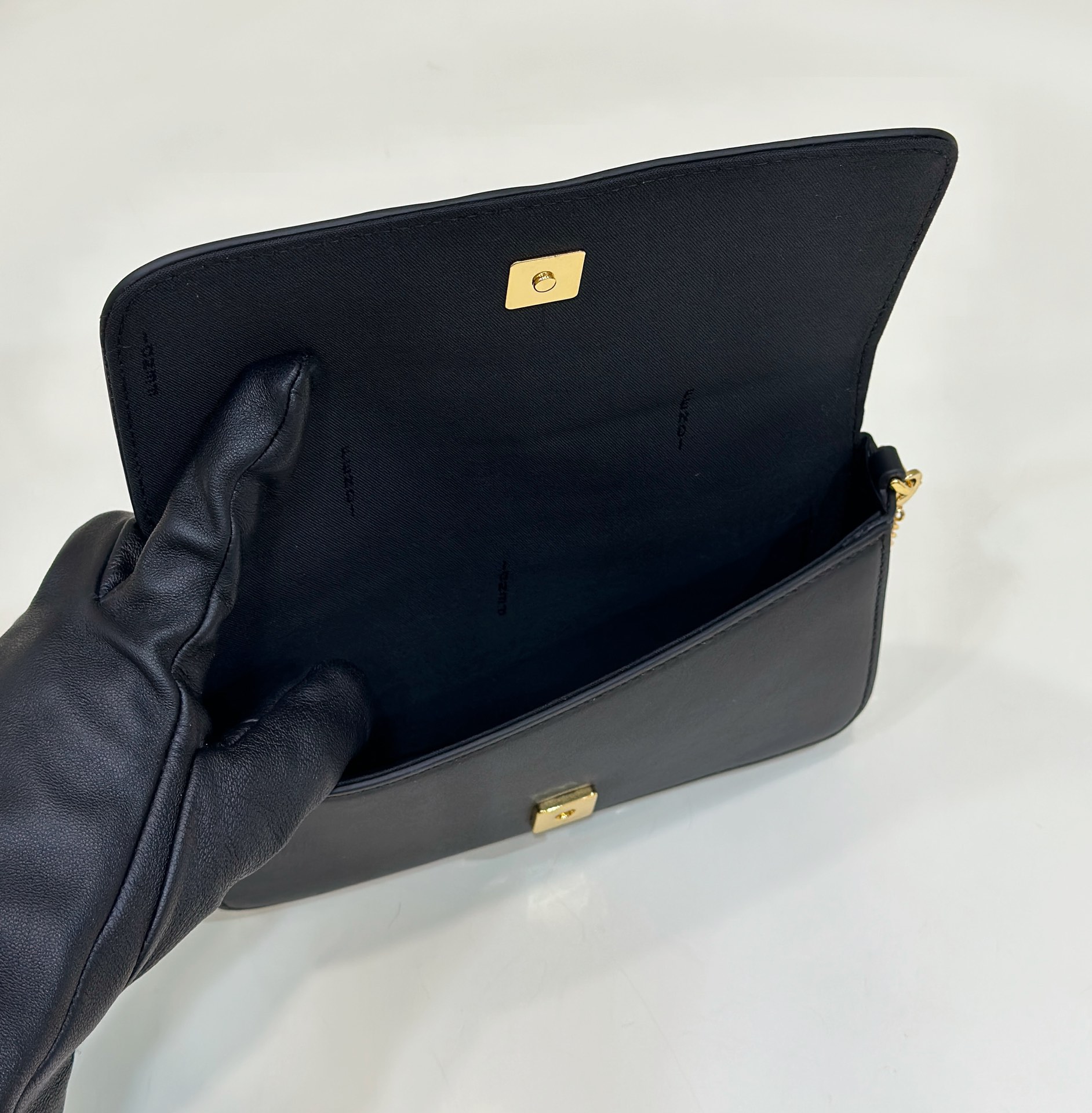 F**di F**digraphy wallet on chain