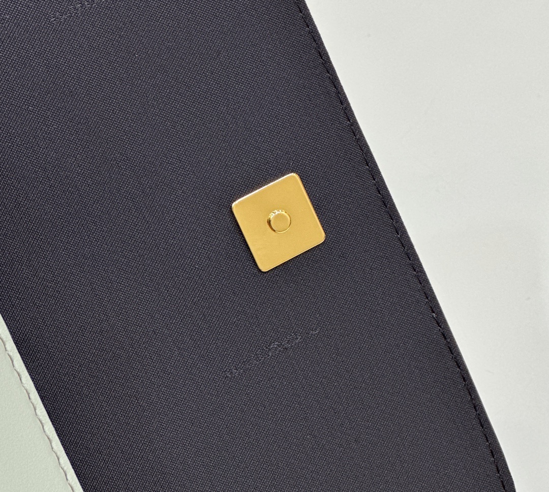 F**di F**digraphy wallet on chain