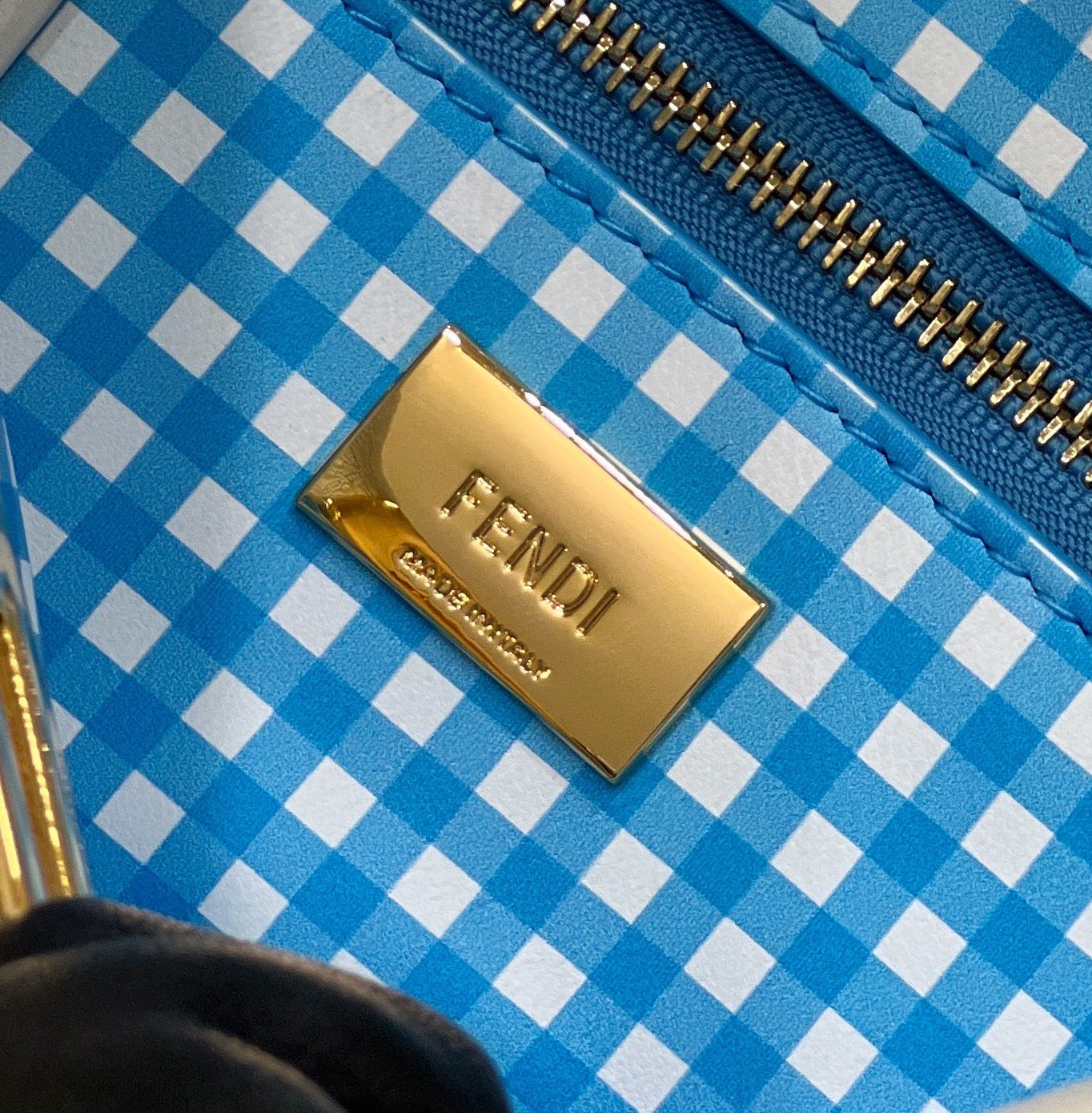 F**di lconic peekaboo