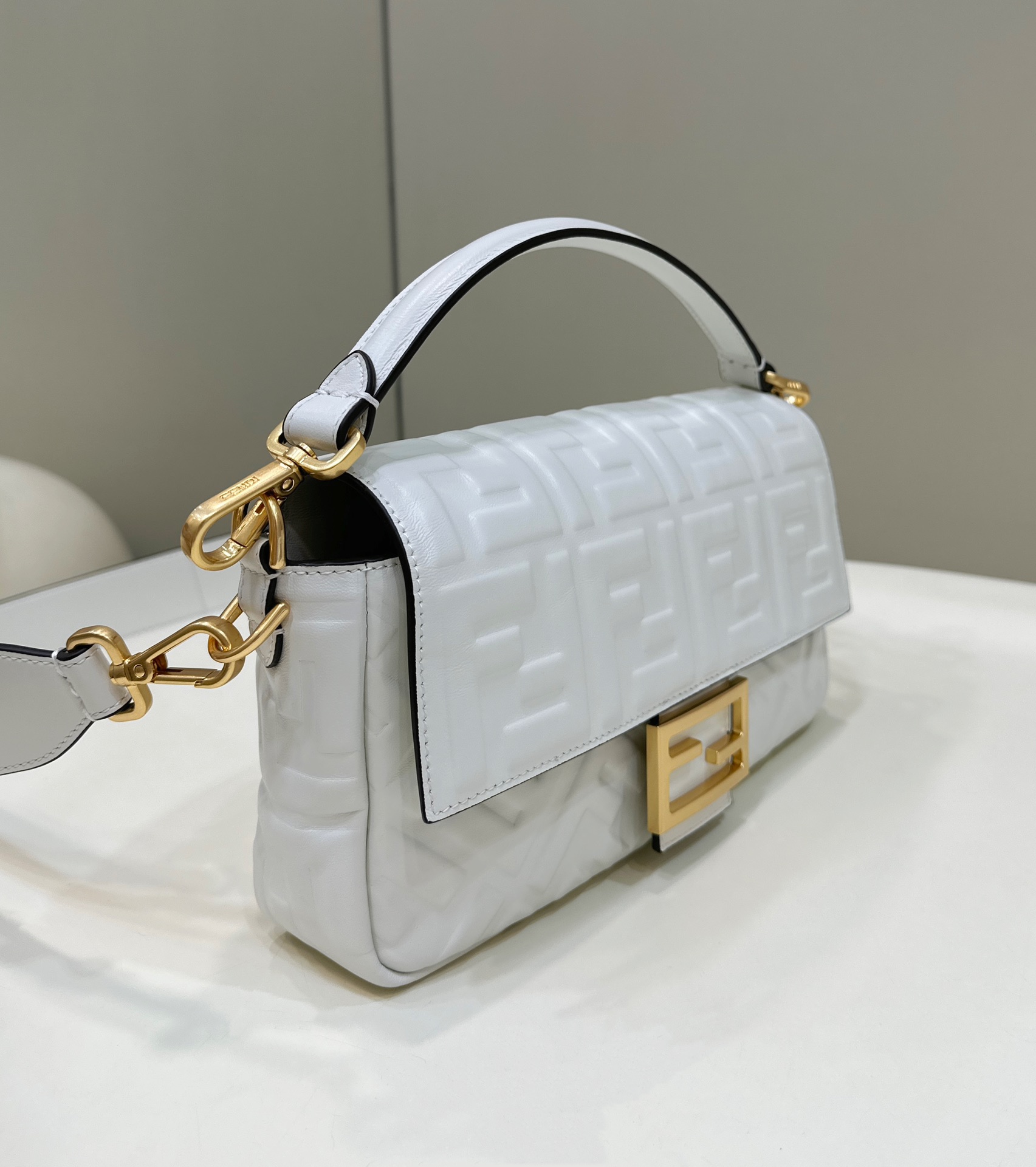 F**di baguette medium bag