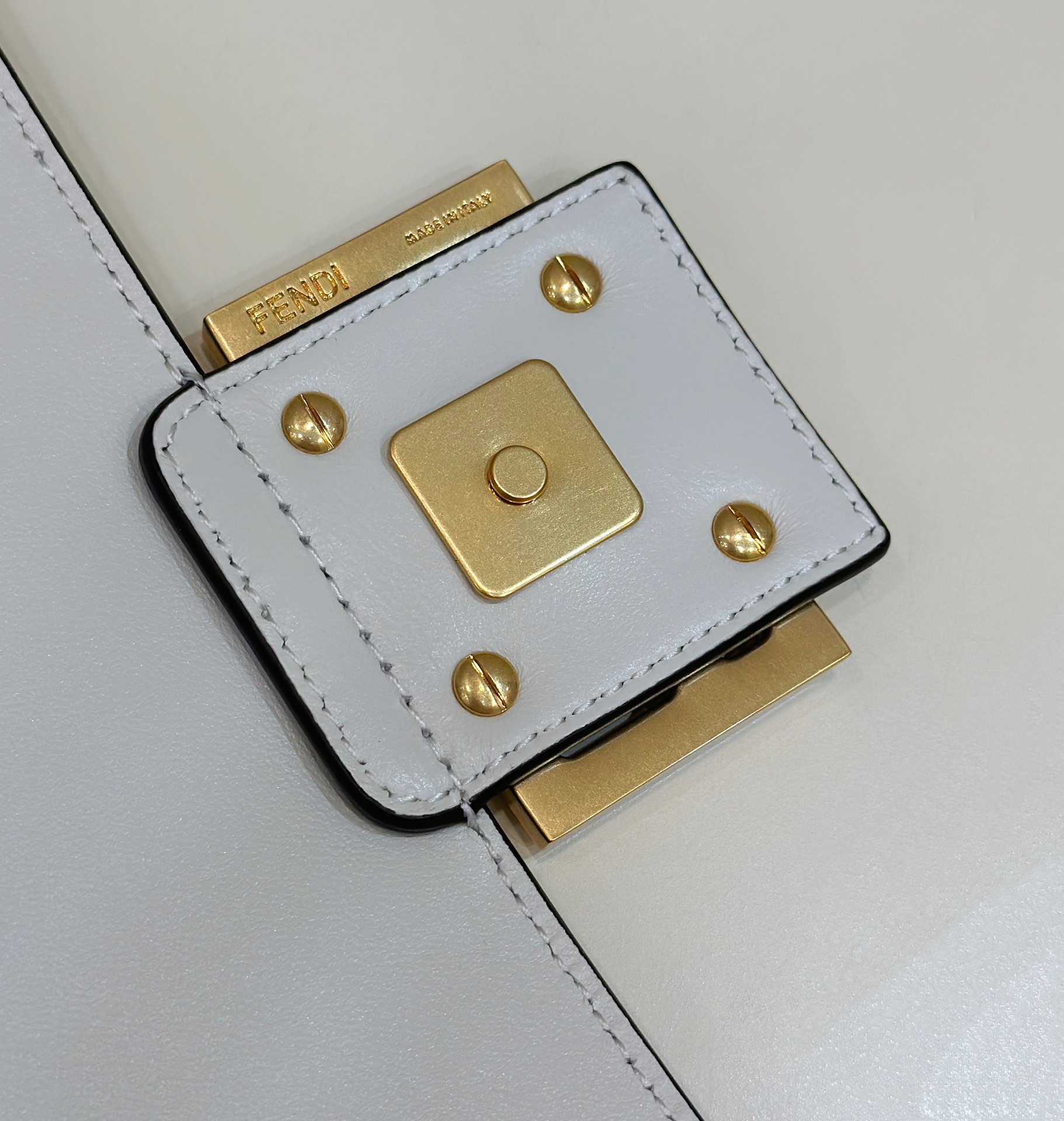 F**di baguette medium bag