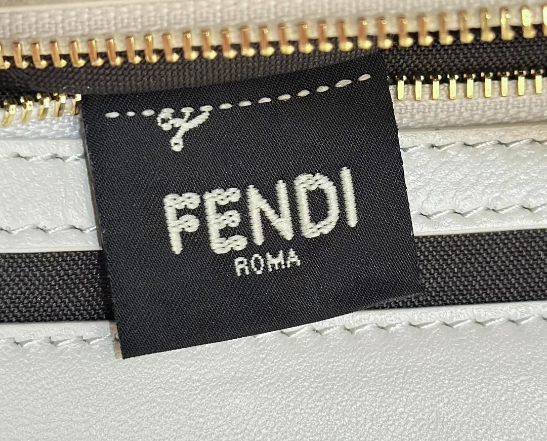 F**di baguette medium bag