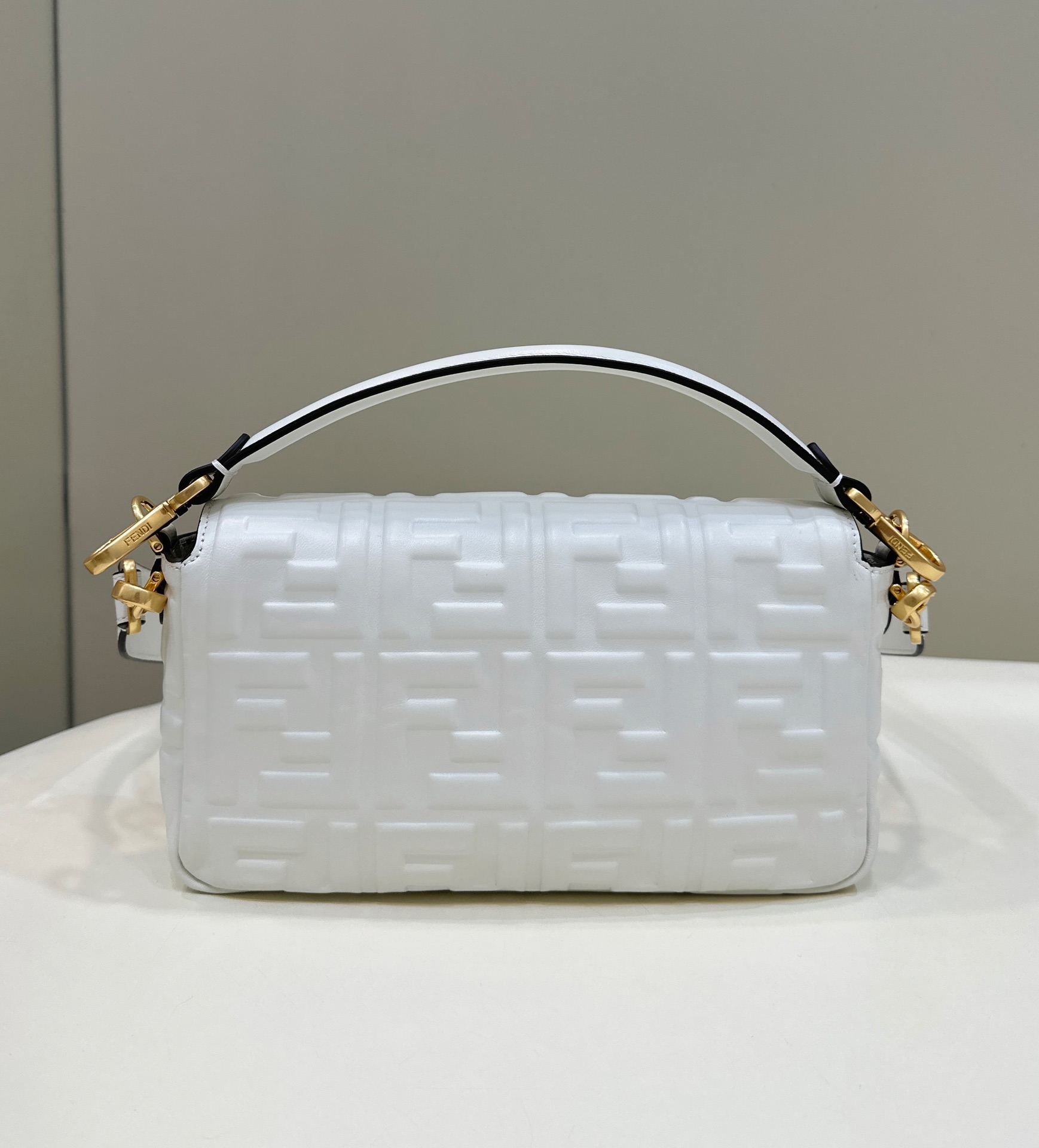 F**di baguette medium bag
