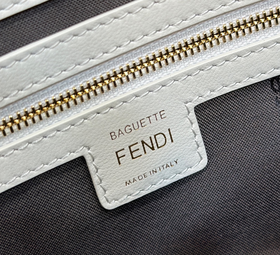 F**di baguette medium bag
