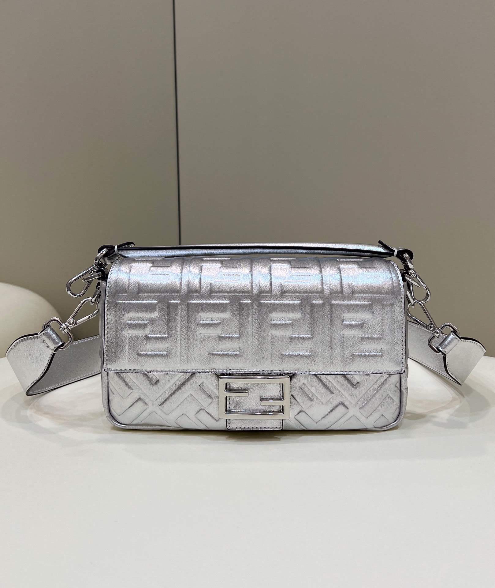 F**di baguette medium bag
