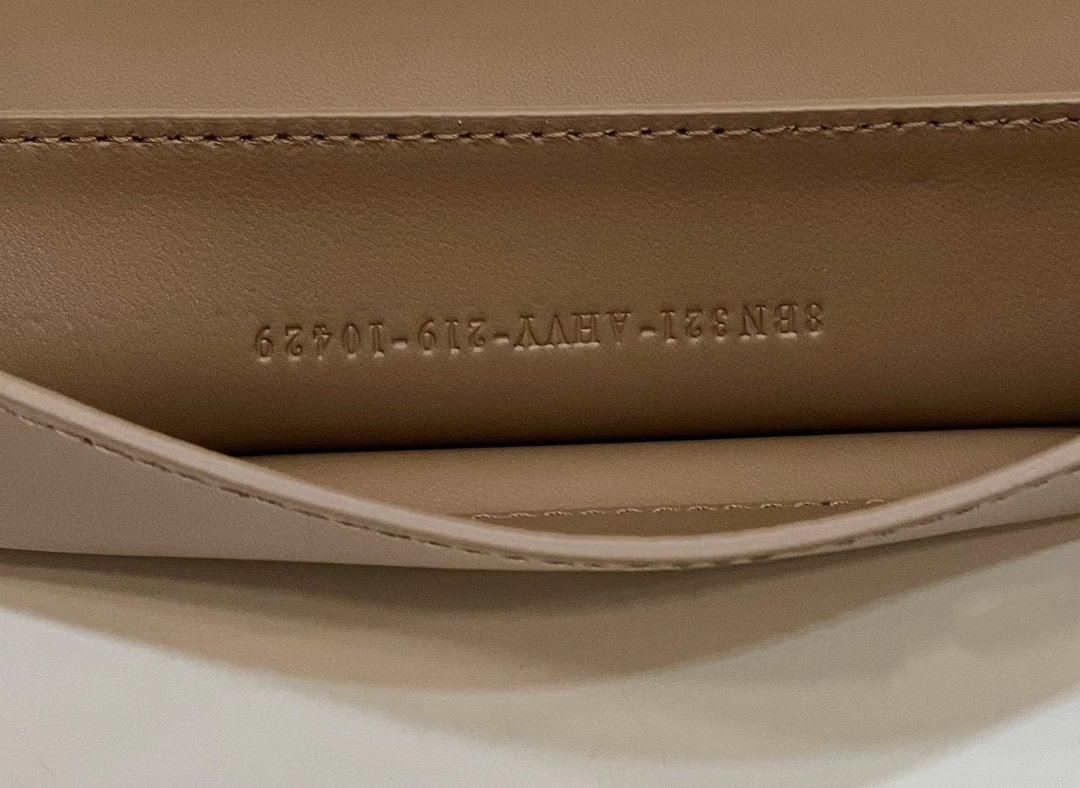 F**di peekaboo large bag