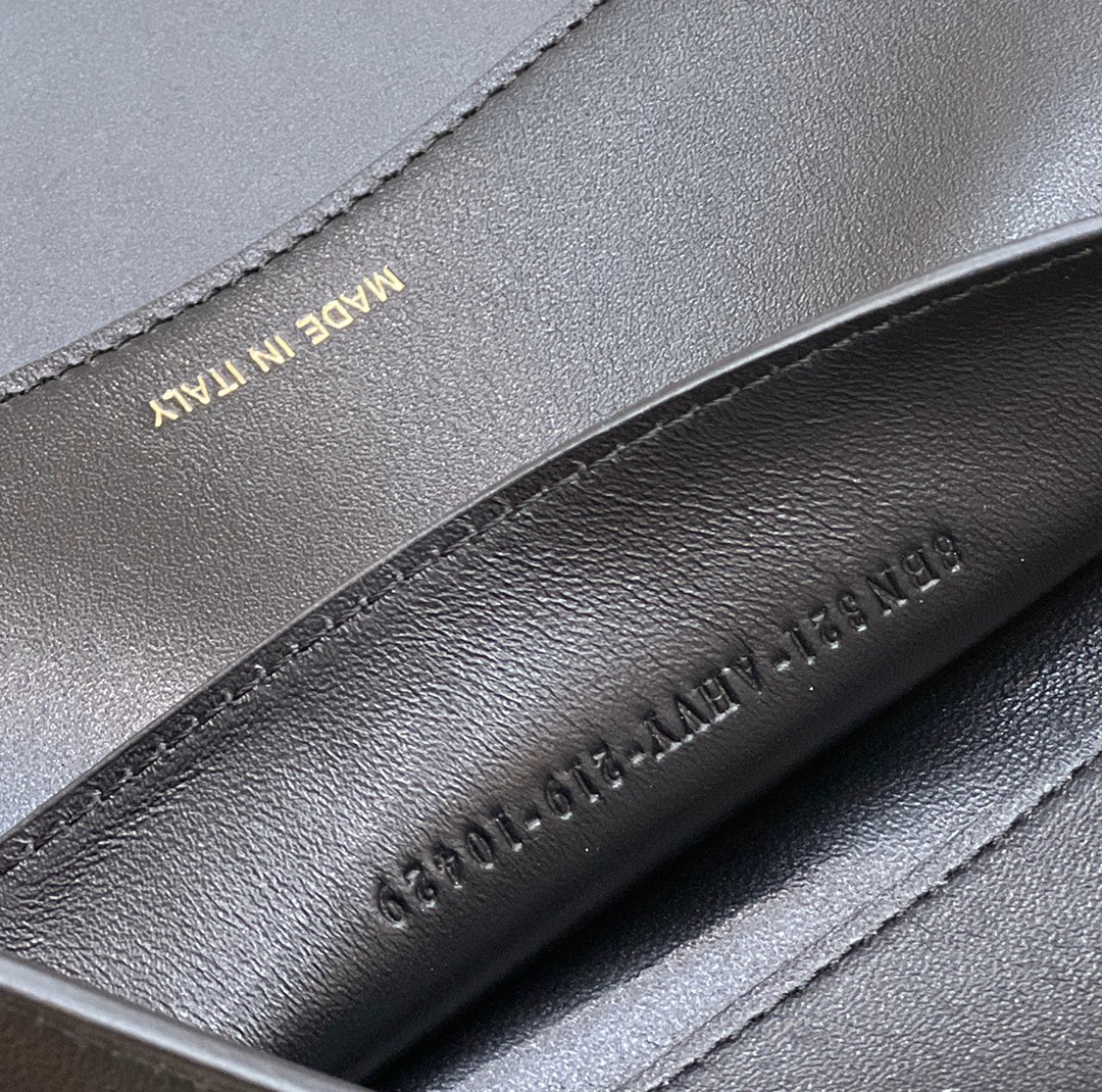 F**di peekaboo large bag